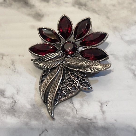 Vintage Loree earrings and broach - Picture 5 of 7